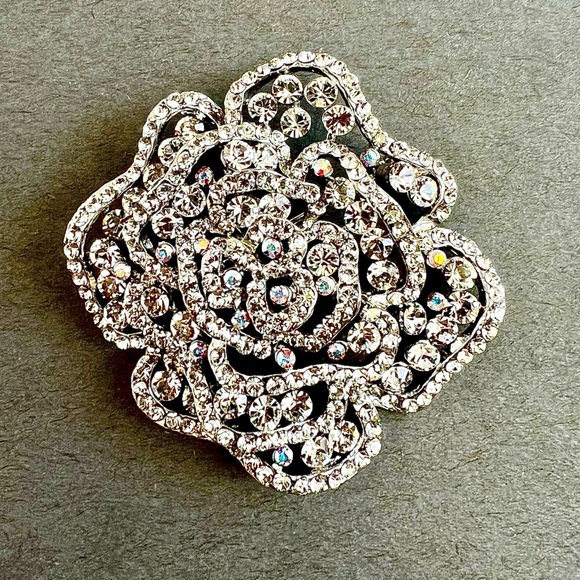 Rhinestone Rose Flower Brooch Pendant Silver Tone (NWOT) - Picture 2 of 6